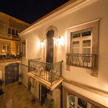 Cavlihane 1885 Hotell Ayvalı