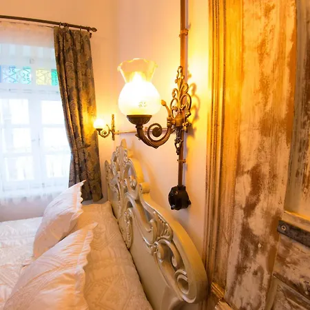 Cavlihane 1885 Hotel 3*